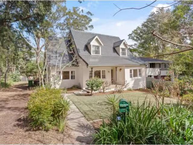 Unique 5 BR 54 Golfers Parade, Pymble House for rent Listed b.