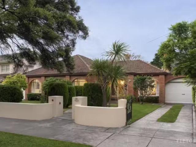 Deal! 5 BR 59 Dempster Avenue, Balwyn North VIC 3104 House A.