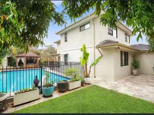 Cozy 5 BR 78 River Road, Greenwich House for rent Listed by E.
