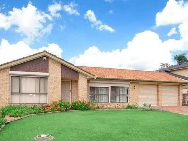 For Rent! 5 BR 80 Rugby Crescent, Chipping Norton, NSW 2170