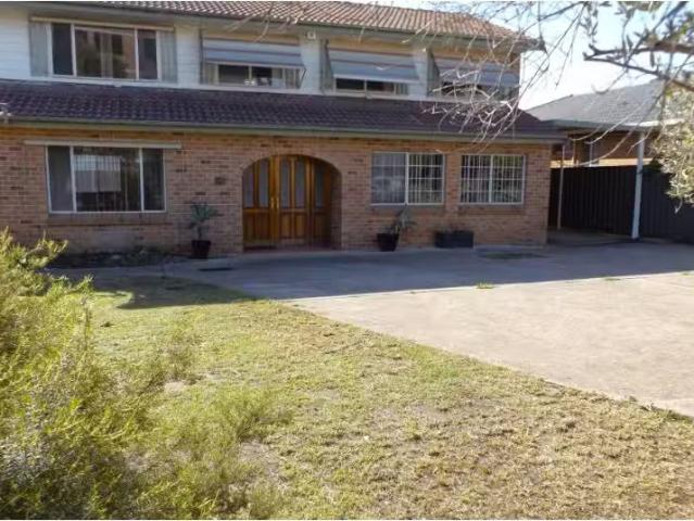 Cheap 5 BR 88 Nuwarra Road, Moorebank House for rent Listed b.