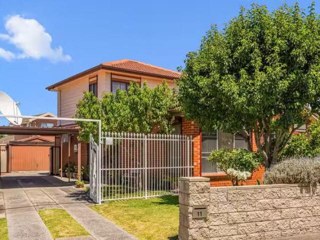 Cheap 5 BR 11 Pickersgill Avenue, SUNSHINE WEST, VIC 3020 Ho.