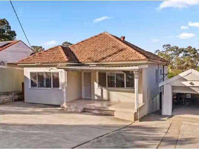 Cozy 5 BR 151 Edgar Street, Condell Park House for rent Liste.