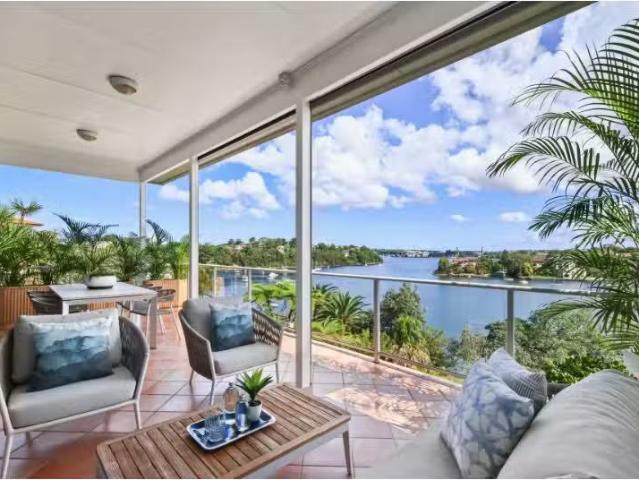 Cozy 5 BR 18 Robertson Street, Greenwich House for rent Liste.