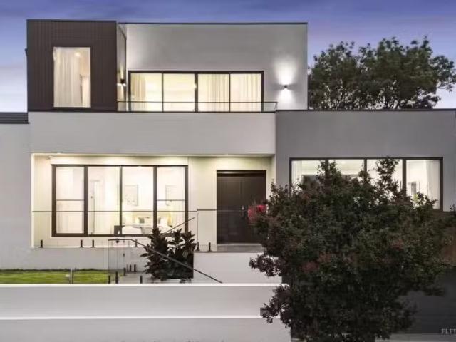 For Rent! 5 BR 22 Fintonia Street, Balwyn North VIC 3104 Hou.
