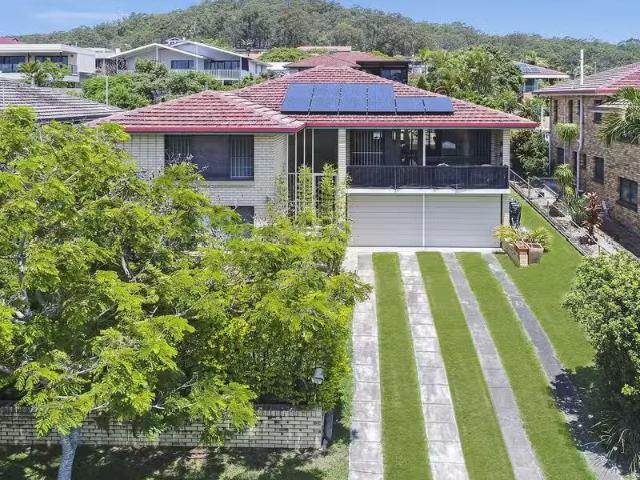 Nice 5 BR 29 Ara Street, CAMP HILL, QLD 4152 House for Rent