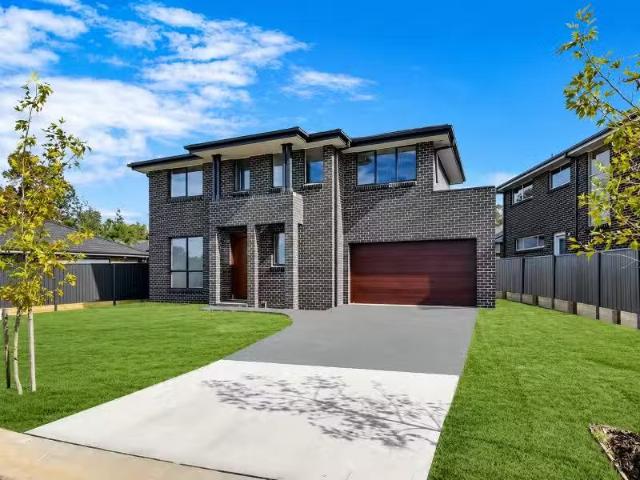 Nice 5 BR 3 Crowley Boulevard, CLAYMORE House for rent Listed.