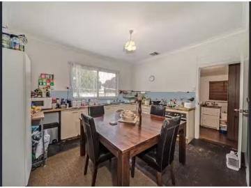 New 5 Ewart Street, Midvale House for rent Listed by Charu Sh.