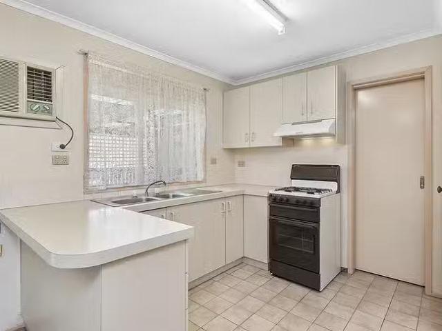 Cozy 5 Harcourt Square, Wyndham Vale, VIC 3024