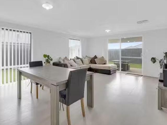 For Rent! 5 Kelvin Terrace, Baldivis, WA 6171