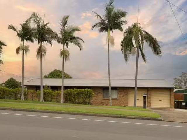 Deal! 5 Letitia Street, Regents Park, QLD 4118