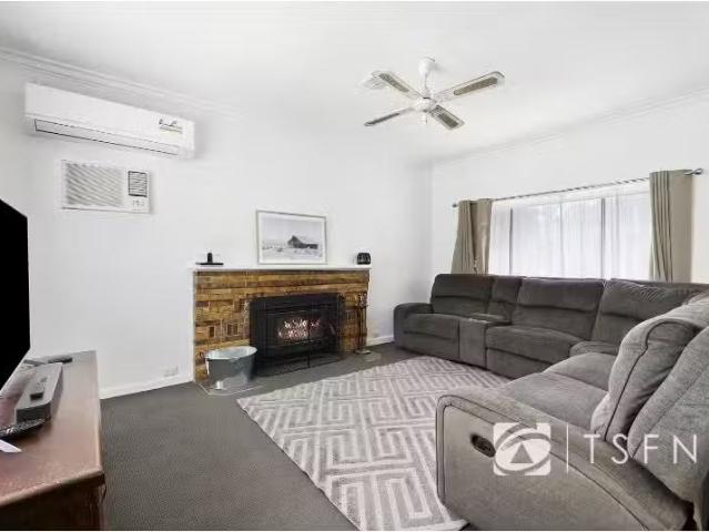 Charming 5 Longmore St, Kangaroo Flat House for rent Listed b.