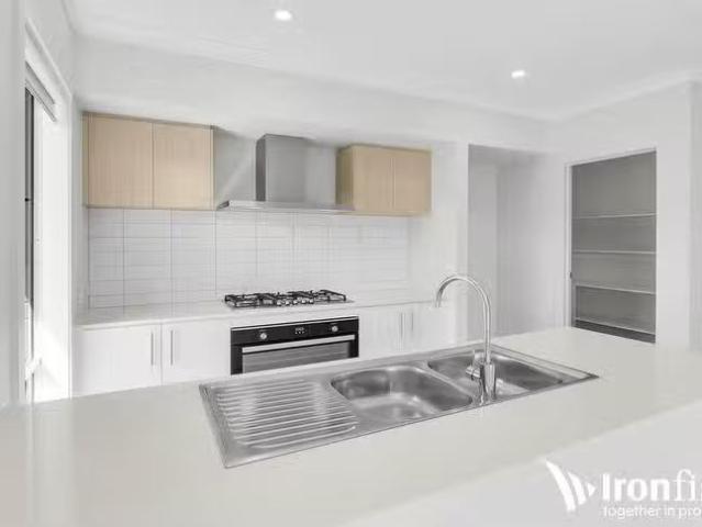 Just in! 5 Marie Court, Crestmead, QLD 4132