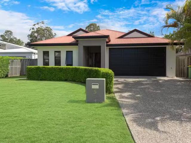 Unique 5 Ontario Court, Oxenford, QLD 4210
