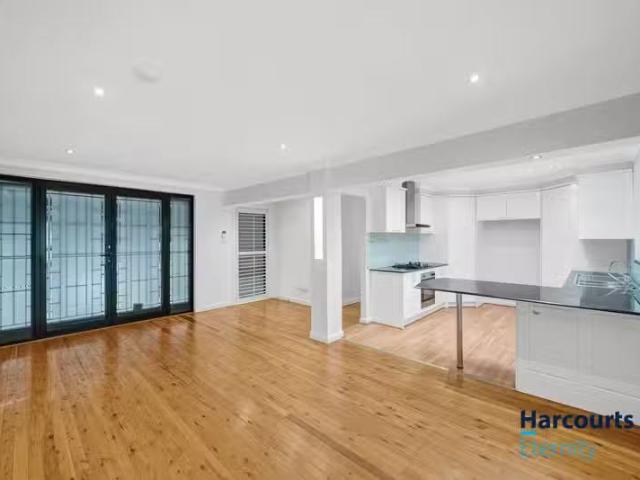 Unique 5 Rausch Street, TOONGABBIE, NSW 2146 House for Rent