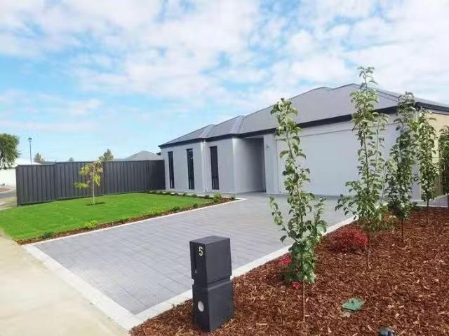 Just in! 5 Savory Crescent, Yalyalup, WA 6280
