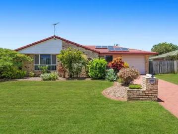 Charming 5 Spruce Avenue, VICTORIA POINT, QLD 4165 House for.