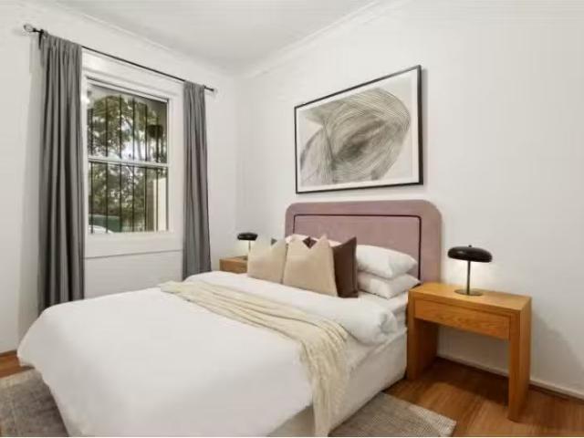 Cozy 5 St John Street, NEWTOWN House for rent Listed by Melin.