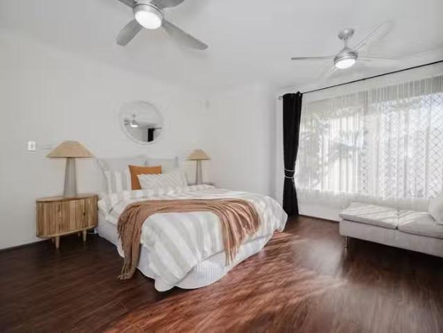 For Rent! 5 Stott Way, ELLENBROOK, WA 6069 House for Rent