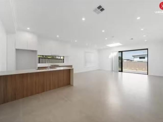 For Rent! 5A Susan Place, MINTO House for rent Listed by Carm.