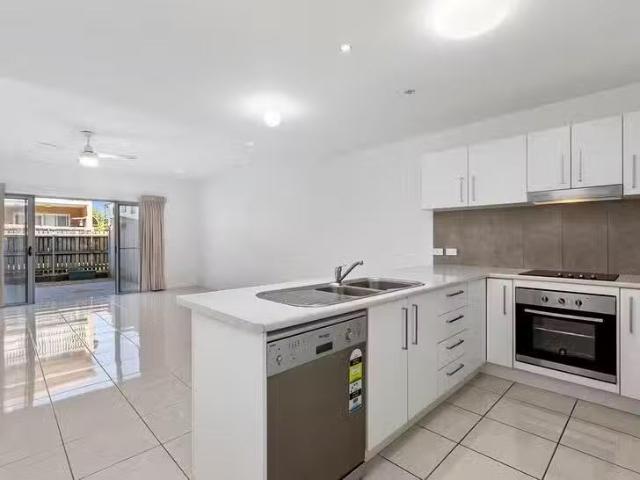 Cozy 6/131 133 Duporth Avenue, Maroochydore, QLD 4558