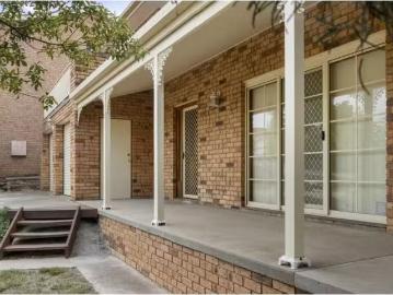 Queanbeyan West, Victoria - Garden