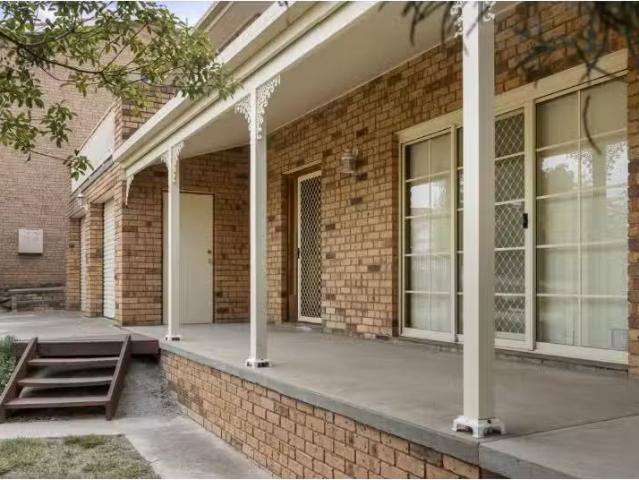 Just in! 61 Crest Park Parade, Queanbeyan House for rent List.