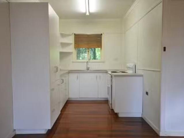 Deal! 61 Lumley Street, Upper Mount Gravatt, QLD 4122