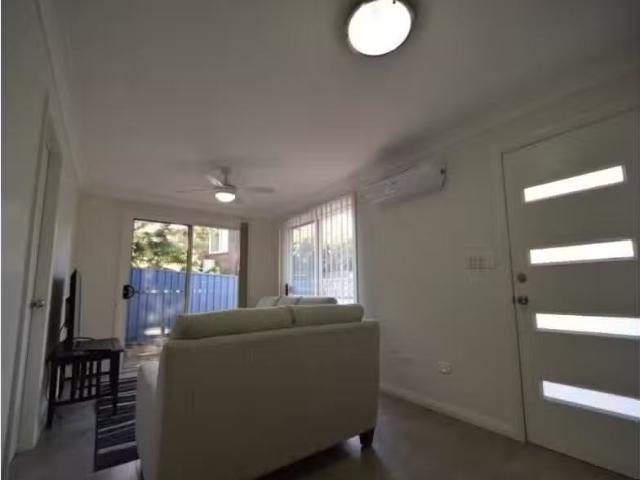 For Rent! 61a Model Farms Road, Winston Hills House for rent.