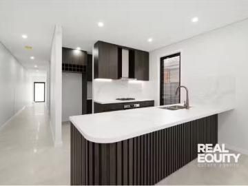 For Rent! 61C Selway Avenue, Moorebank Townhouse for rent Lis.