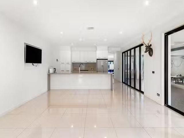 Rental! 62 Signature Boulevard, Point Cook, VIC 3030