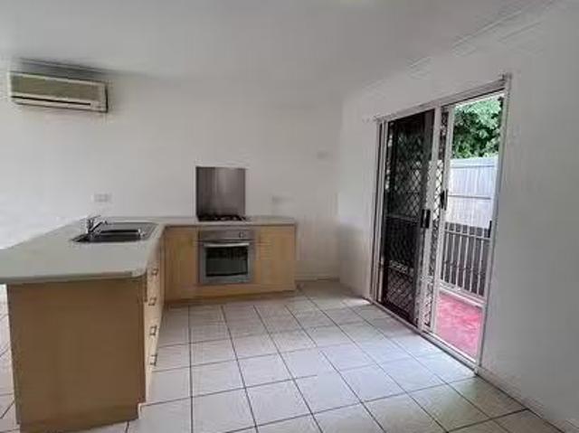 Deal! 6/300 Stanley Street, North Ward, QLD 4810