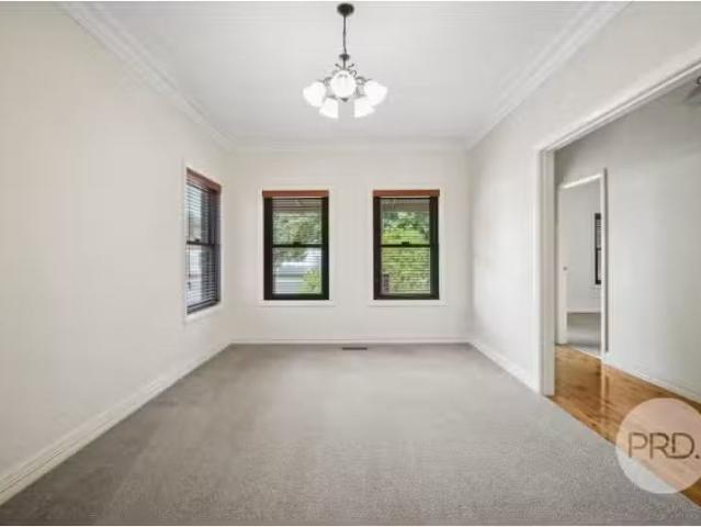 Deal! 63 Hardy Ave, Wagga Wagga House for rent Listed by Jenn.