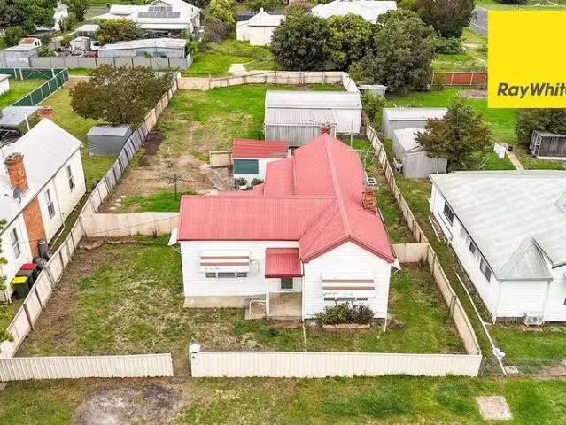 Just in! 63 Henderson Street, Inverell, NSW 2360