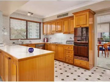 Cozy 6/3 Park Avenue, Crawley, WA 6009