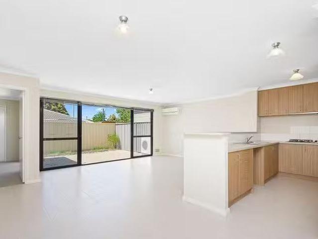 Deal! 64/191 Railway Avenue, Kelmscott, WA 6111