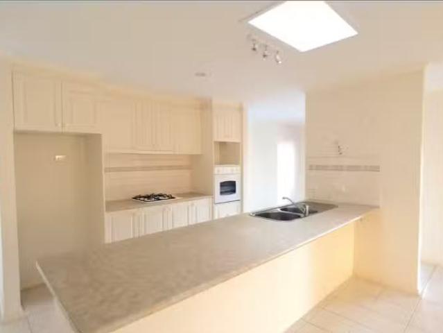 Deal! 64 Brookland Greens Boulevard, Cranbourne, VIC 3977