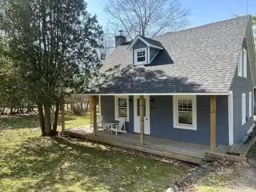 For Rent! 65 Rue Victoria, Lac Brome, QC, J0E 1V0 house for.