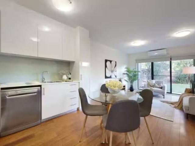 Cheap 6/75 Lillimur Road, Ormond VIC 3204 Apartment Auction