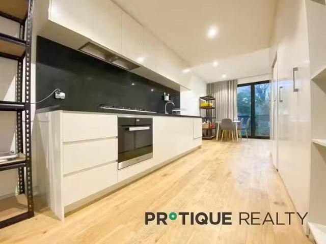 Cozy 67A Manningham Street, Parkville, VIC 3052
