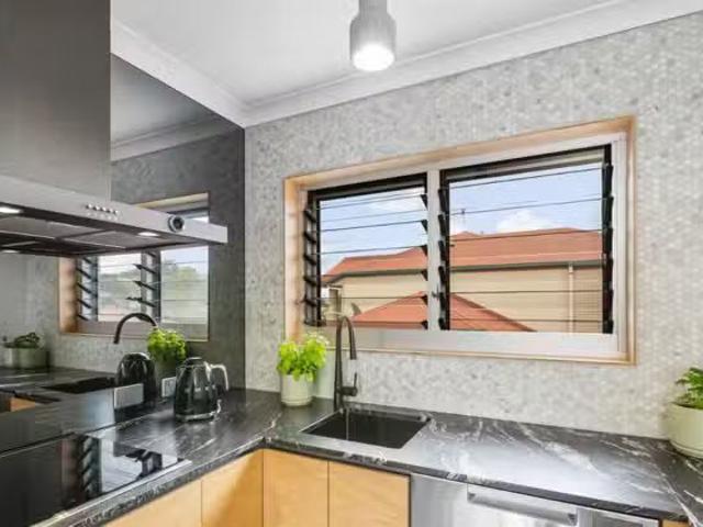 Unique 6/89 Grosvenor Street, Morningside, QLD 4170