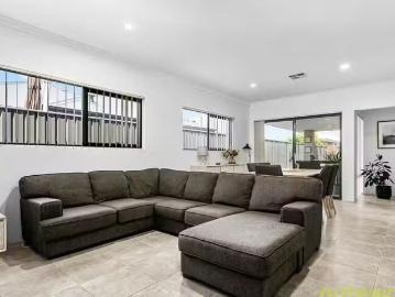 Nice 68 Mornington Crescent, Wandi, WA 6167