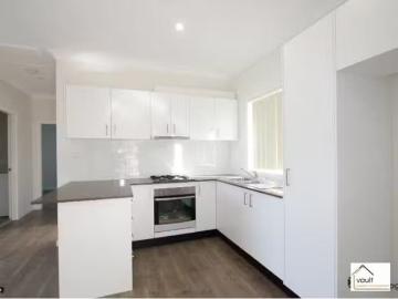 Just in! 68A Epsom Road, CHIPPING NORTON Apartment for rent L.