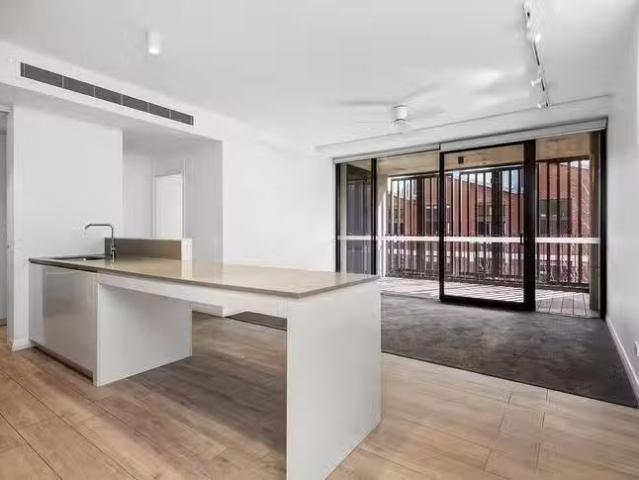 Cheap 69/51 Queen Victoria Street, Fremantle, WA 6160