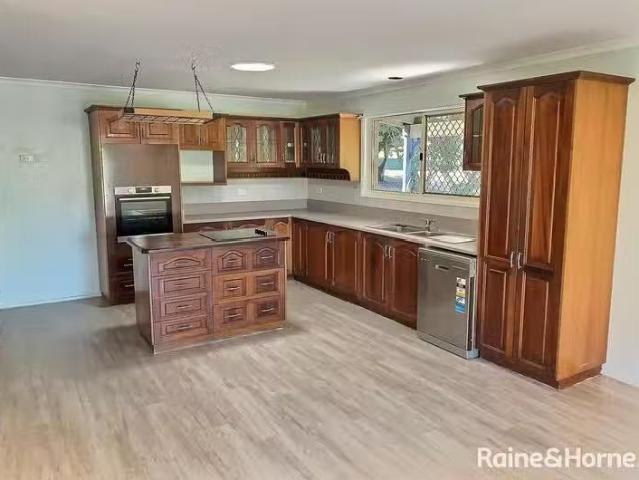 Deal! 69 Aramac Drive, Clinton, QLD 4680