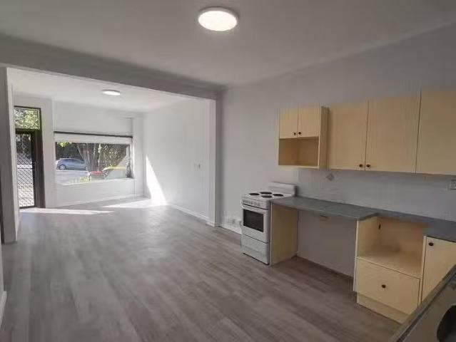 New 6 Yellagong Street, West Wollongong, NSW 2500
