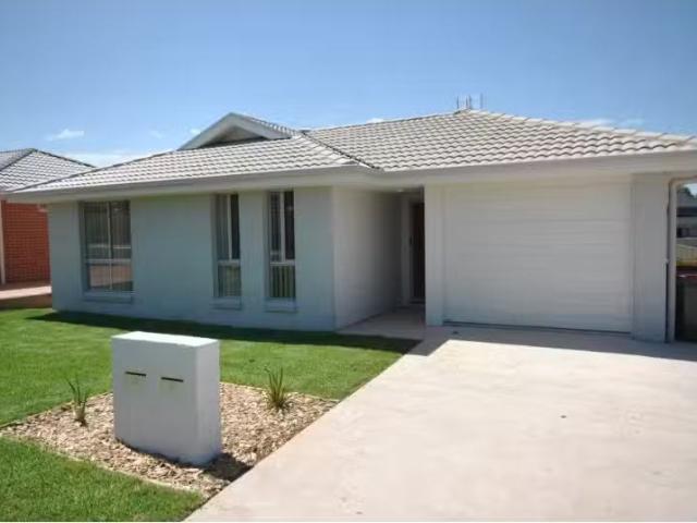 Cheap 6 ALPINA PLACE, SOUTH NOWRA House for rent Listed by Br.