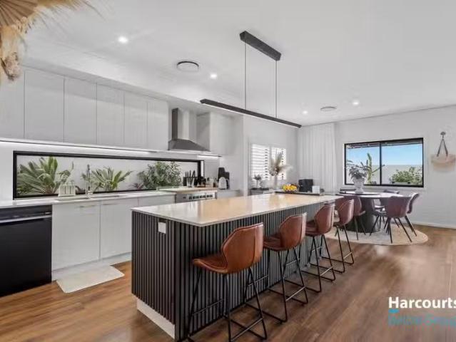 Deal! 6 BR 20 Hamilton Drive, JACOBS WELL, QLD 4208 House fo.