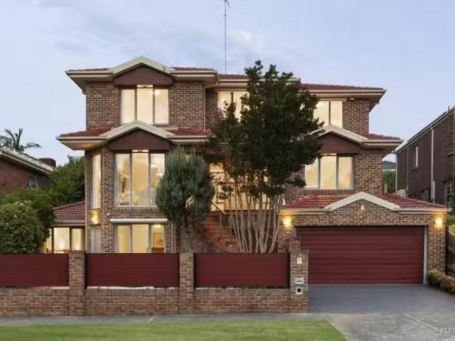 Unique 6 BR 21 Kimberley Way, Bulleen VIC 3105 House Auction