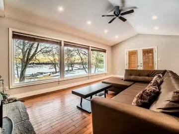 Cozy 6 BR Sand Bay Road